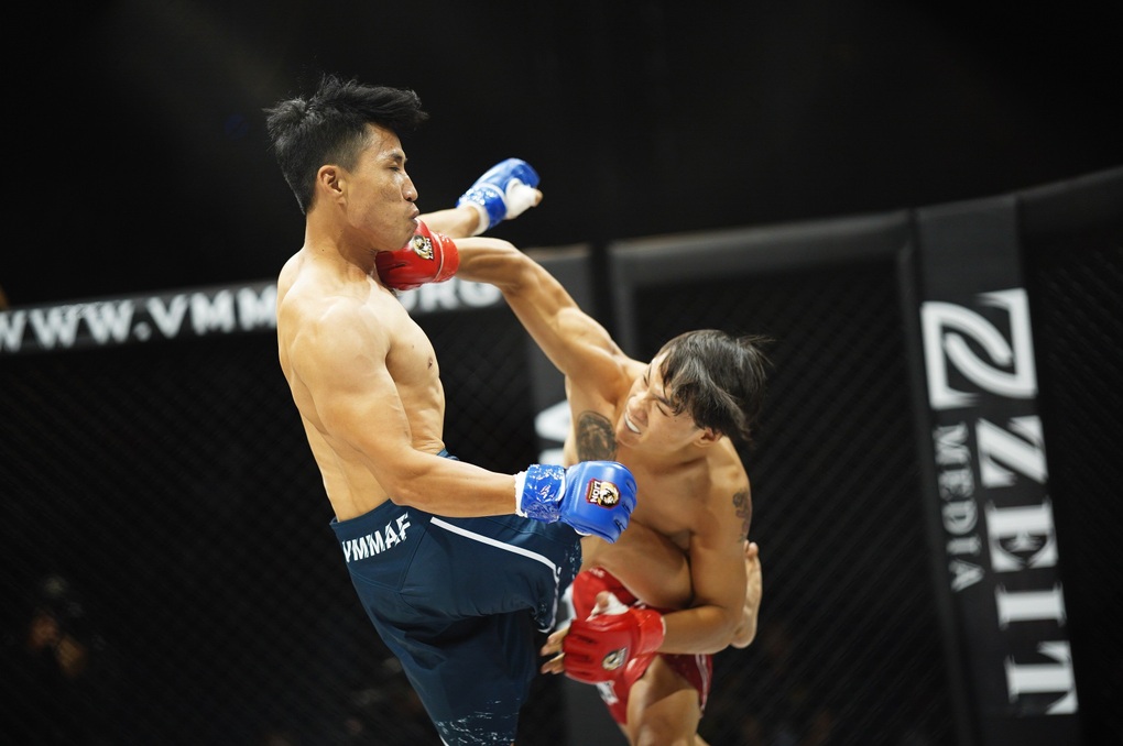 Trần Quang Lộc hạ knock-out Lý Tiểu Long của Trung Quốc - 13 Trần Quang Lộc hạ knock-out Lý Tiểu Long của Trung Quốc - 13