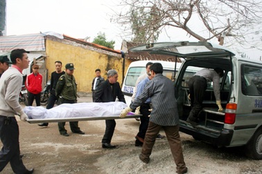 Bàn giao thi thể 8 nạn nhân vụ chìm tàu tại Quảng Ninh