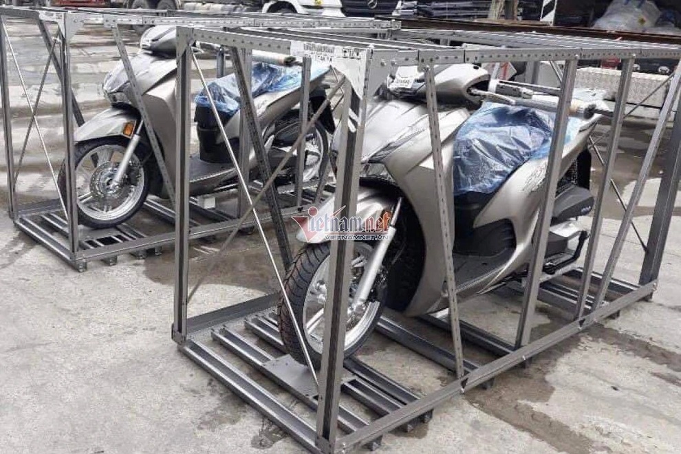 Khách Việt sính ngoại, SH 350i nhập Ý vẫn át SH 350i nội giá rẻ - 2 Khách Việt sính ngoại, SH 350i nhập Ý vẫn át SH 350i nội giá rẻ - 2