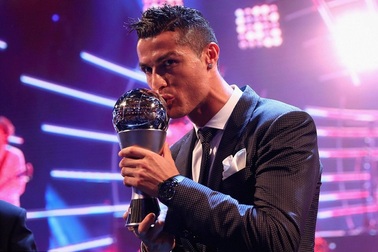 C.Ronaldo giành giải Cầu thủ hay nhất thế giới 2017: Giới hạn nào cho CR7?