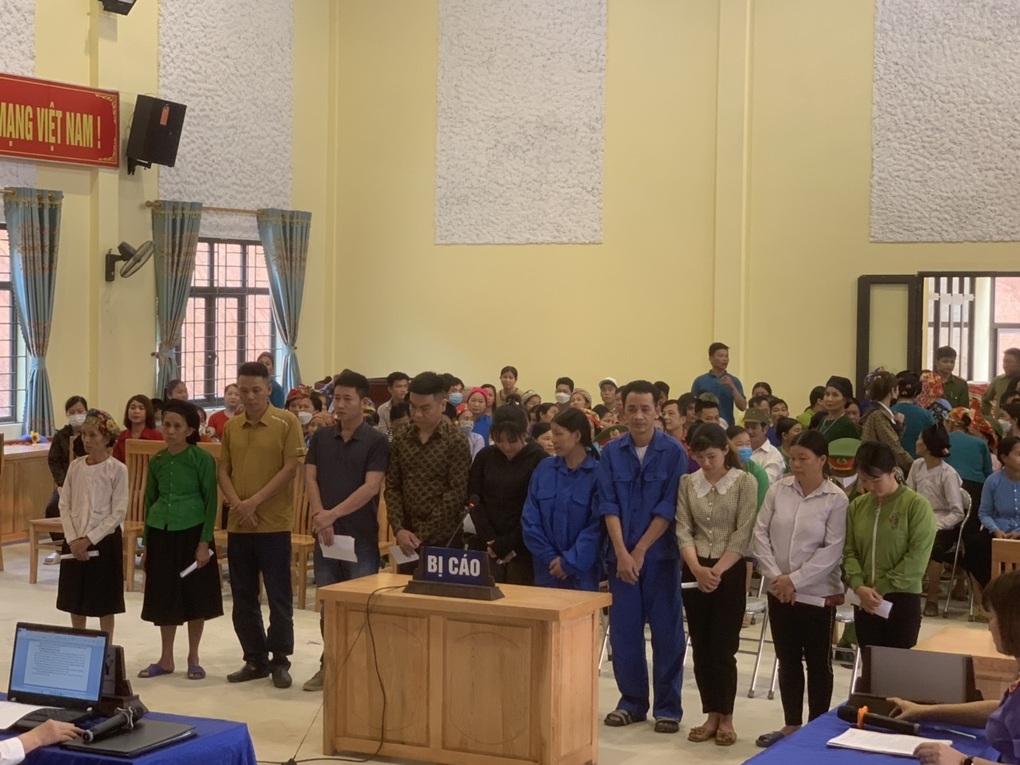 Lào Cai: Phạt tù 11 đối tượng đánh bạc bằng hình thức xóc đĩa - 2 Lào Cai: Phạt tù 11 đối tượng đánh bạc bằng hình thức xóc đĩa - 2