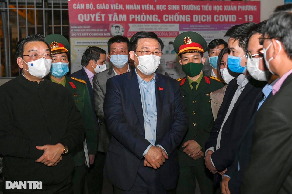 Bí thư Hà Nội Vương Đình Huệ thăm hỏi động viên trường tiểu học Xuân Phương - 2 Bí thư Hà Nội Vương Đình Huệ thăm hỏi động viên trường tiểu học Xuân Phương - 2