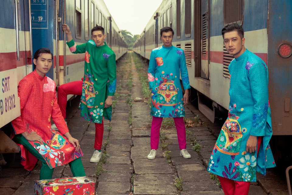 Dàn chân dài rực rỡ sắc màu đón năm mới - 9