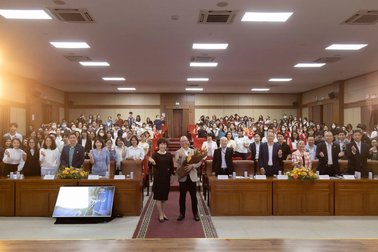 CEO Toyota khu vực châu Á truyền cảm hứng cho sinh viên Việt Nam