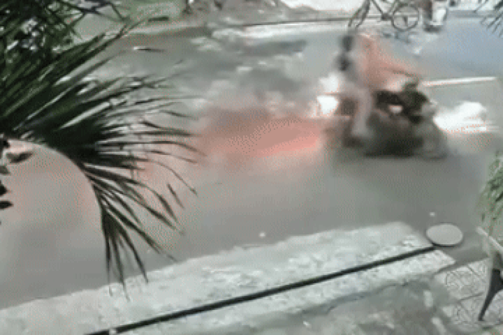 Từ vụ tài xế Lexus đánh shipper: Nghề nguy hiểm, mất mạng như chơi - 1