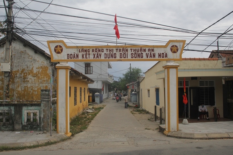 Nhân dân đội mưa tới viếng nguyên Tổng Bí thư Lê Khả Phiêu - 8 Nhân dân đội mưa tới viếng nguyên Tổng Bí thư Lê Khả Phiêu - 8