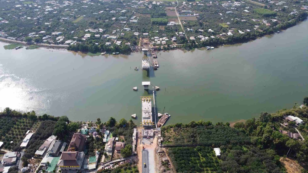 Bình Dương tăng tốc để kịp khánh thành cầu Bạch Đằng 2 dịp lễ 2/9 - 1 Bình Dương tăng tốc để kịp khánh thành cầu Bạch Đằng 2 dịp lễ 2/9 - 1