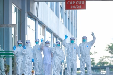 Hơn 200 “blouse trắng” cách ly cùng bệnh nhân Covid-19