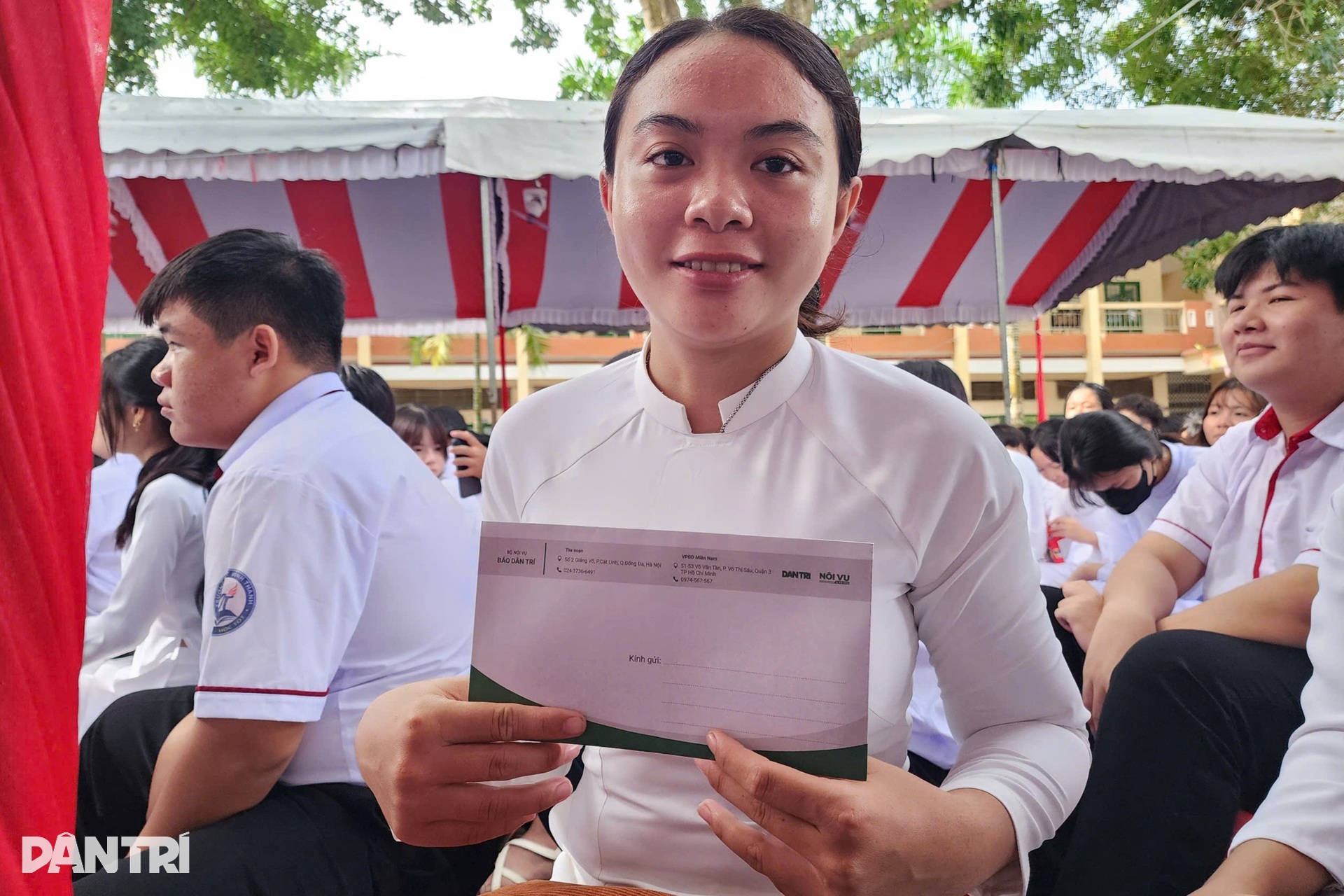 Trao 500 thẻ Bảo hiểm y tế đến học sinh khó khăn tại Cần Thơ - 9 Trao 500 thẻ Bảo hiểm y tế đến học sinh khó khăn tại Cần Thơ - 9