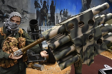 Nga trưng bày vũ khí "chắp vá" của IS tại triển lãm quân sự