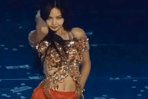 Lisa diện trang phục ngắn, "quẩy" nhiệt tình trong show diễn của Blackpink