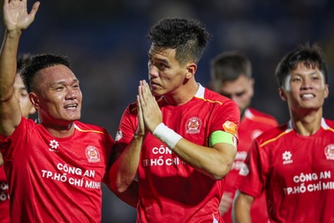 Ghi bàn rồi phản lưới, Tiến Linh chắp tay xin lỗi người hâm mộ