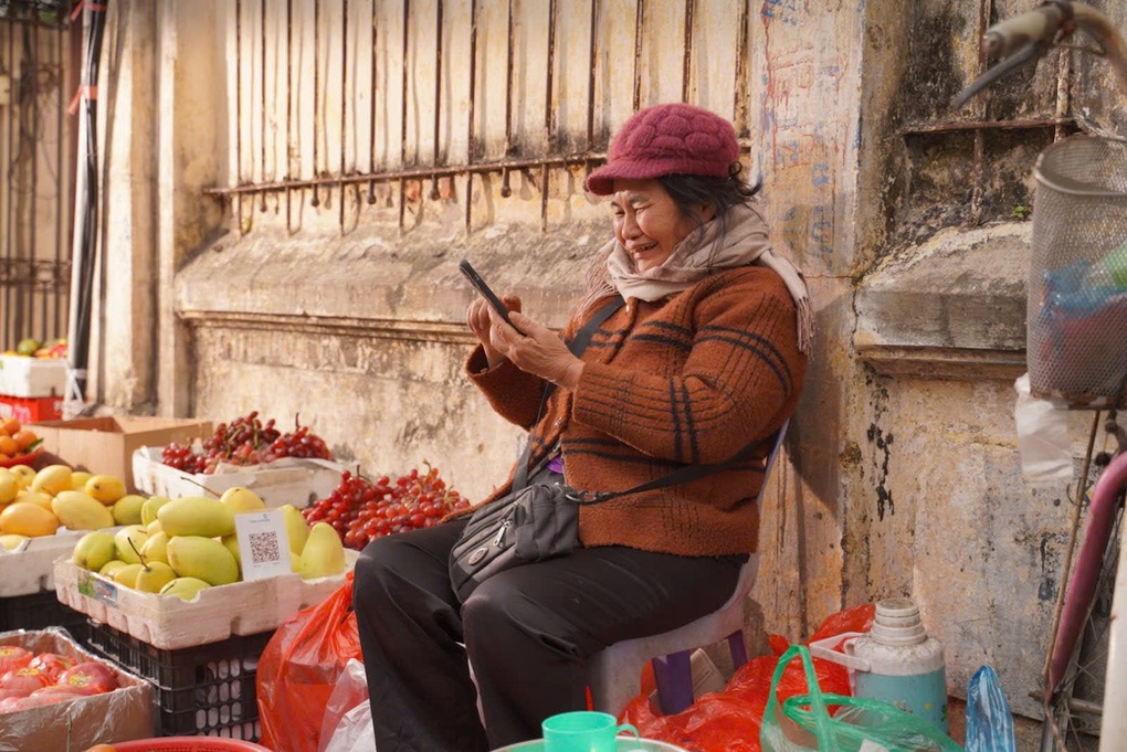 Các hộ kinh doanh lâu năm chuyển mình nhờ công nghệ - 2 Các hộ kinh doanh lâu năm chuyển mình nhờ công nghệ - 2