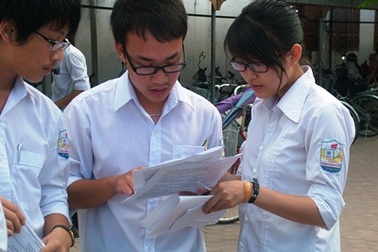 Sẽ xác minh tin đồn nới lỏng chấm thi môn Văn