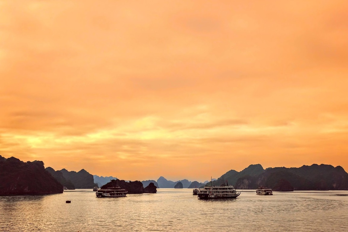 Vợ chồng TPHCM chi 8 triệu đồng/đêm trên du thuyền sang chảnh ở Hạ Long - 9 Vợ chồng TPHCM chi 8 triệu đồng/đêm trên du thuyền sang chảnh ở Hạ Long - 9