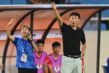 HLV Kim Sang Sik "trinh sát" đội tuyển Indonesia trước AFF Cup