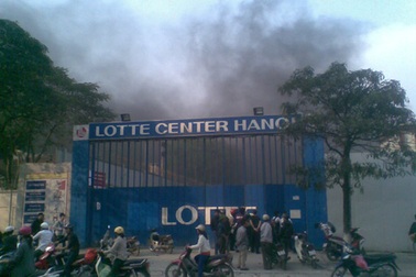 Hà Nội: Cháy lớn tại công trình trung tâm thương mại Lotte Center