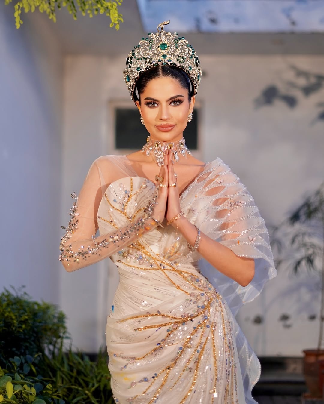 Nhan sắc của người đẹp Ấn Độ vừa từ bỏ vương miện Hoa hậu Hòa bình Quốc tế - 4 Nhan sắc của người đẹp Ấn Độ vừa từ bỏ vương miện Hoa hậu Hòa bình Quốc tế - 4