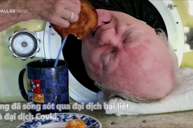 Cuộc đời bên trong "lá phổi sắt" của Paul Alexander