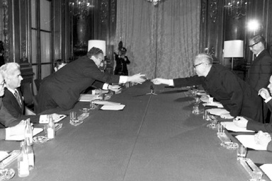 Nhà ngoại giao Lê Đức Thọ tại Hội nghị Paris