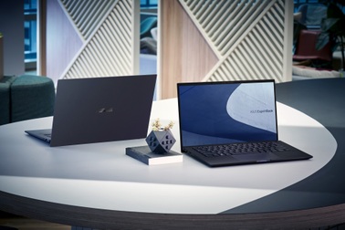 Asus ra mắt laptop 270 triệu đồng tại Việt Nam