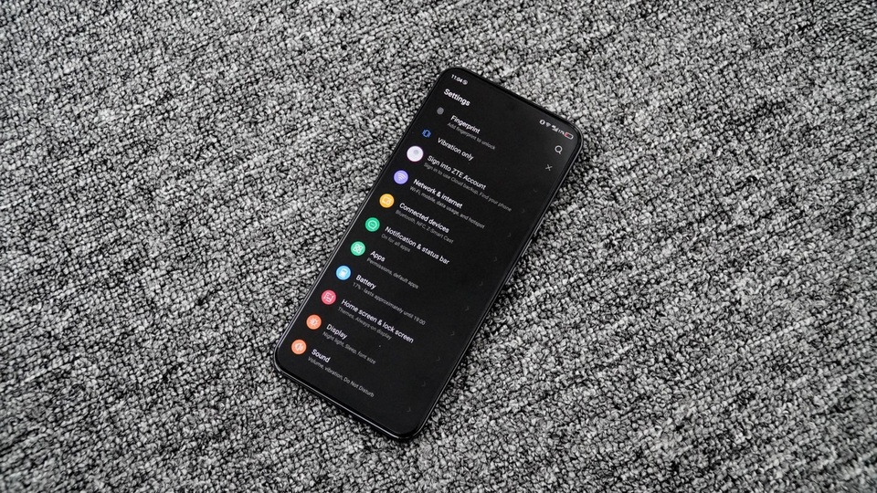 Lần đầu dùng smartphone có camera dưới màn hình, tôi ước nó đừng xuất hiện - 3 Lần đầu dùng smartphone có camera dưới màn hình, tôi ước nó đừng xuất hiện - 3