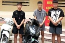 Nhóm thanh thiếu niên mang dao, vỏ chai bia, gặp người đi đường là đánh