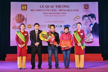 Đợt 2 chương trình “Mua nhẫn cưới vàng – Trúng quà sang” đã tìm được 10 chủ nhân may mắn