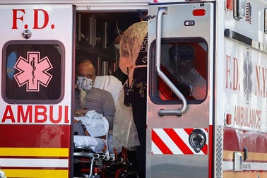 Cảm giác như “bị chôn sống” của bệnh nhân Covid-19