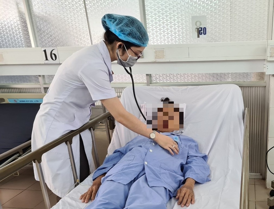 Mổ thành công khối u to như quả trứng trong tim bệnh nhân - 1 Mổ thành công khối u to như quả trứng trong tim bệnh nhân - 1