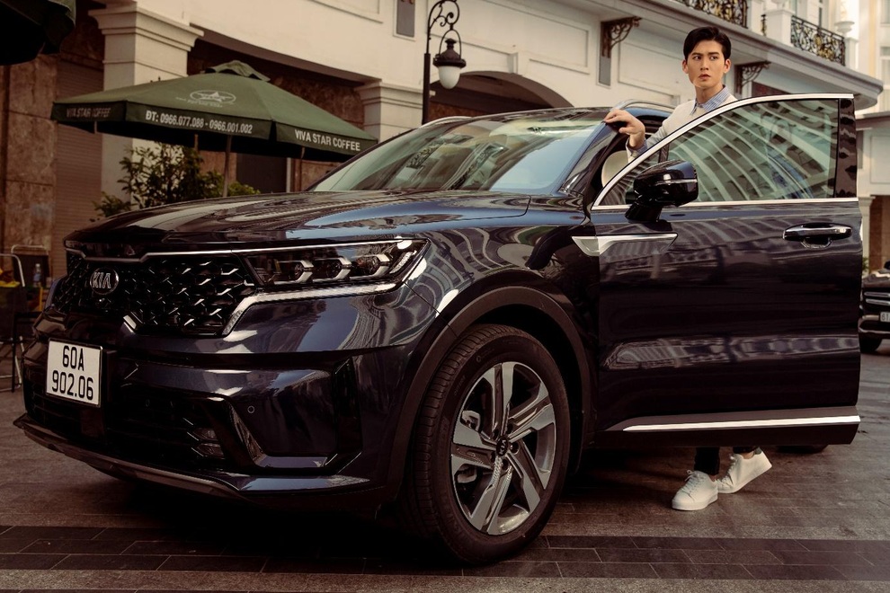 Kia Sorento đa dạng phiên bản, đa dạng lựa chọn - 3 Kia Sorento đa dạng phiên bản, đa dạng lựa chọn - 3