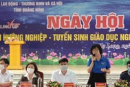 Học sinh lớp 9, lớp 12 tham gia ngày hội hướng nghiệp về giáo dục nghề