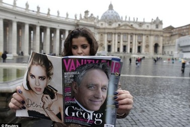 Lần đầu tiên một thầy tu xuất hiện trên bìa tạp chí giải trí