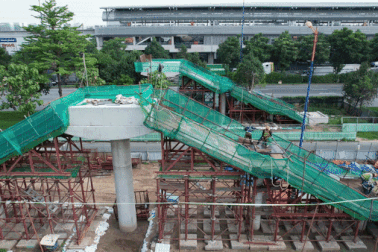 9 cầu bộ hành kết nối các ga trên cao tuyến metro số 1 gấp rút thi công