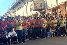 Quá khó khăn, hơn 4.000 công nhân ngừng việc, yêu cầu tăng lương