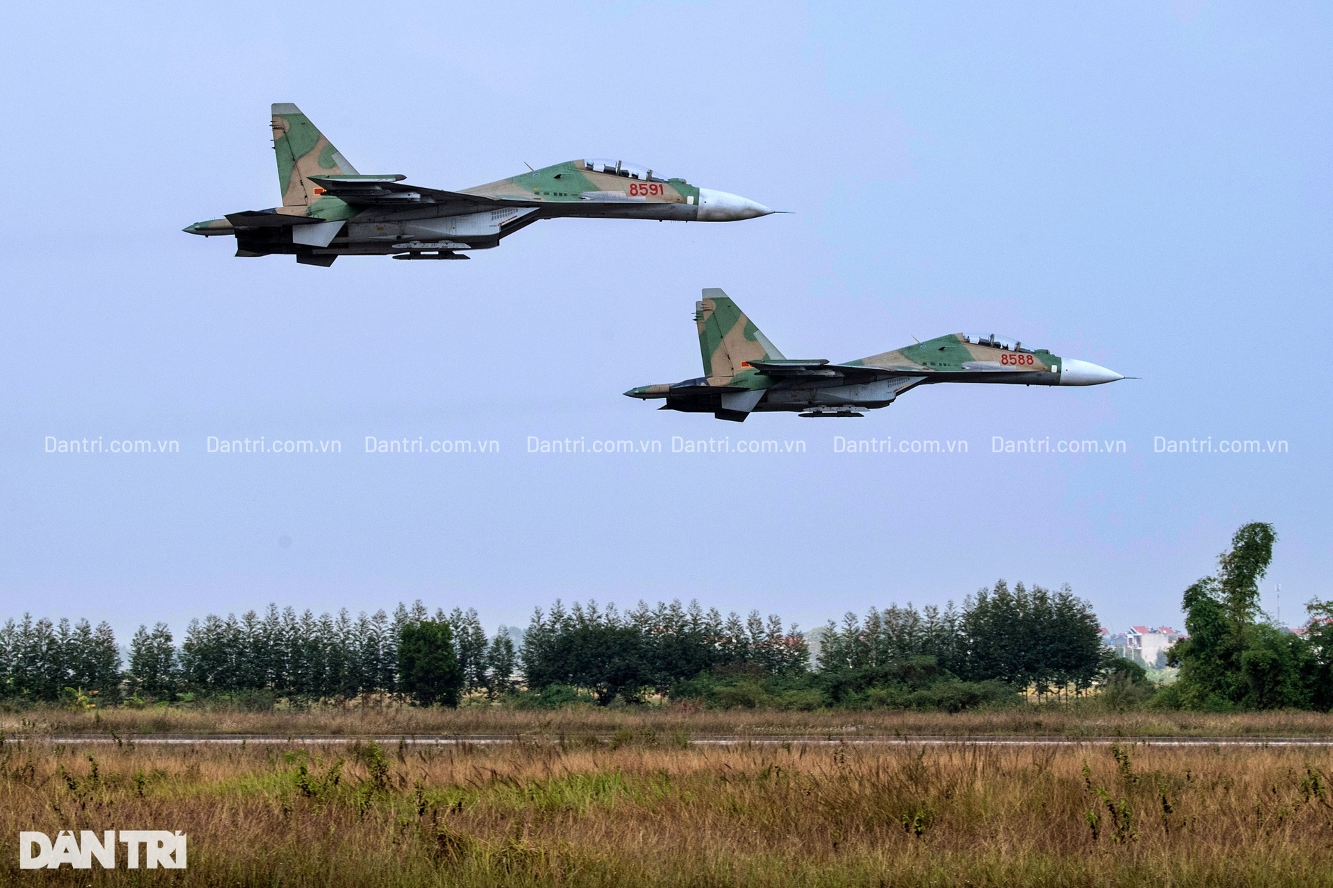 24 giờ chuẩn bị cho Hổ mang chúa Su-30MK2 cất cánh - 18 24 giờ chuẩn bị cho Hổ mang chúa Su-30MK2 cất cánh - 18