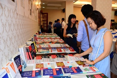 Công bố danh sách 45 fanpage chuyên bán sách giả ở việt Nam