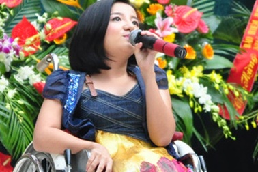 Cô gái “xương thủy tinh” Phương Anh dự hội nghị Liên hợp quốc 