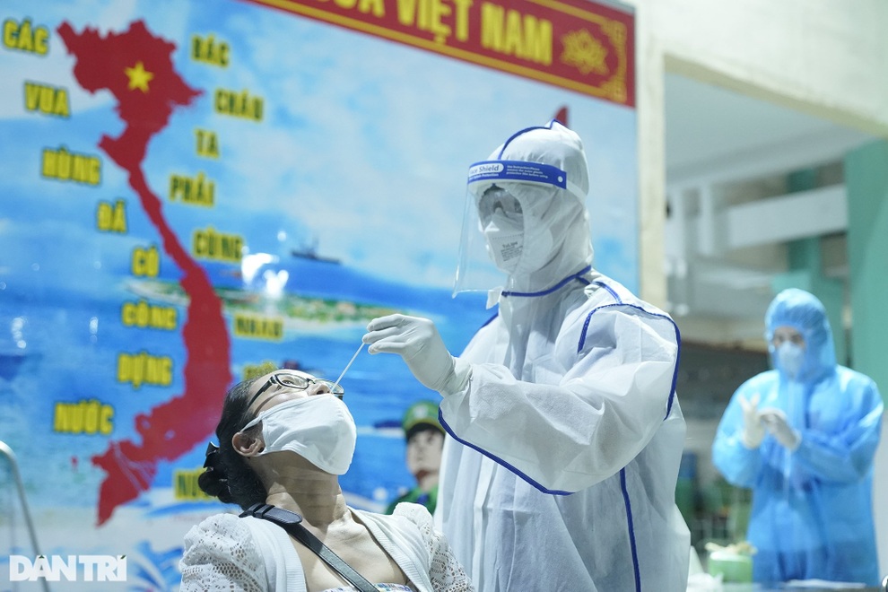 TPHCM: Huy động tổng lực lấy 2,5 triệu mẫu xét nghiệm trong 5 ngày tới - 2 TPHCM: Huy động tổng lực lấy 2,5 triệu mẫu xét nghiệm trong 5 ngày tới - 2