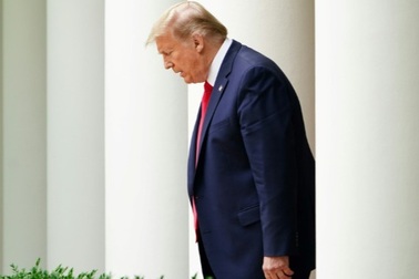 Ông Trump tiết lộ lý do xuống hầm trú ẩn Nhà Trắng