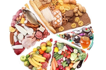 "Nhồi" thịt cá khi trẻ ăn dặm, càng ép càng biếng ăn