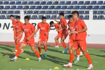 U23 Việt Nam chuẩn bị cho giải khu vực, HLV Kim Sang Sik trực tiếp cầm quân