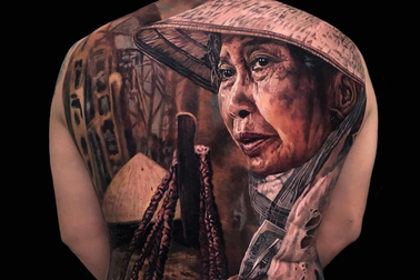 Nghệ sĩ xăm gây chú ý với các tác phẩm sống động trên cơ thể