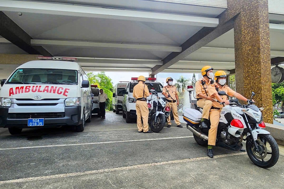 Đêm trắng không ngủ và cuộc chạy đua ghép tạng cứu 7 người ở 3 miền Tổ quốc - 3 Đêm trắng không ngủ và cuộc chạy đua ghép tạng cứu 7 người ở 3 miền Tổ quốc - 3