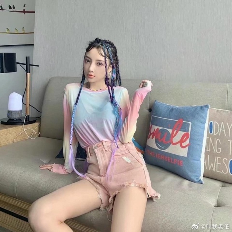 Xôn xao thông tin Lý Tiểu Lộ bị lừa 42 tỷ đồng - 4 Xôn xao thông tin Lý Tiểu Lộ bị lừa 42 tỷ đồng - 4