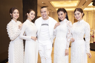 Thúy Diễm, Trương Quỳnh Anh đọ dáng trong vai trò vedette