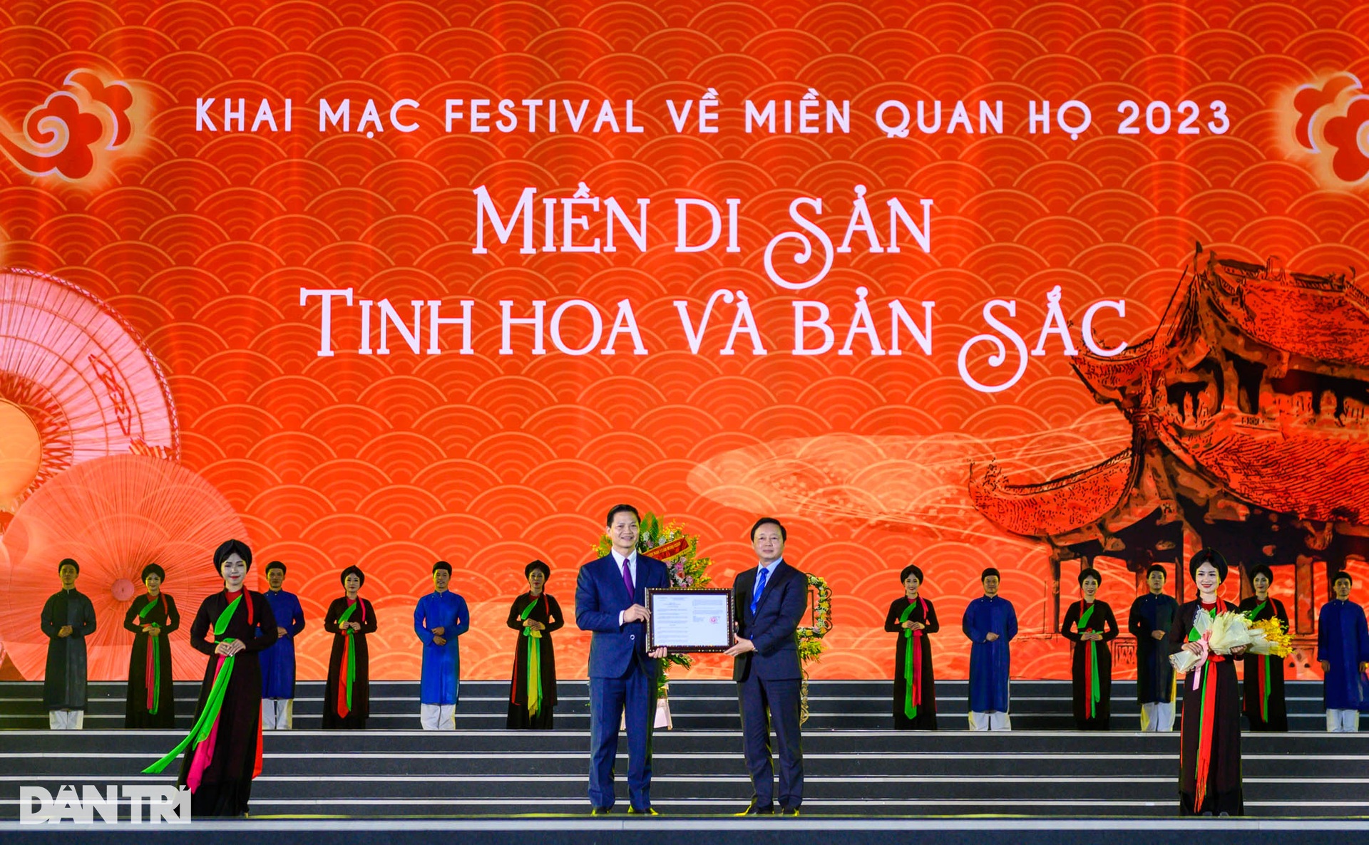 Gần 1.000 nghệ sĩ biểu diễn tại lễ khai mạc Festival Về miền Quan họ 2023 - 7 Gần 1.000 nghệ sĩ biểu diễn tại lễ khai mạc Festival Về miền Quan họ 2023 - 7