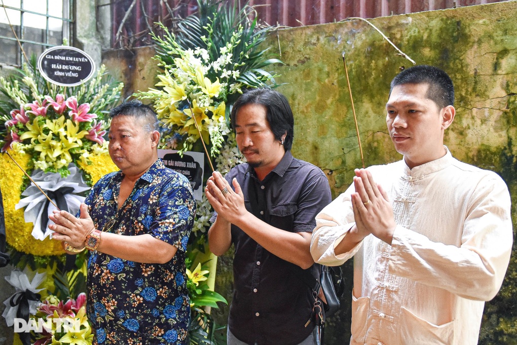 Quang Tèo ngậm ngùi trong Lễ viếng nghệ sĩ Giang Còi - 9 Quang Tèo ngậm ngùi trong Lễ viếng nghệ sĩ Giang Còi - 9