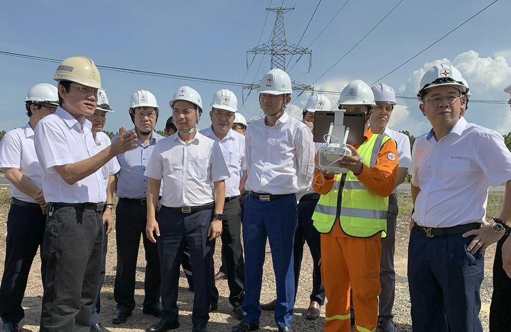 Đường dây 500kV Bắc - Nam mở đầu cho hiện đại hóa hệ thống truyền tải quốc gia - 4 Đường dây 500kV Bắc - Nam mở đầu cho hiện đại hóa hệ thống truyền tải quốc gia - 4