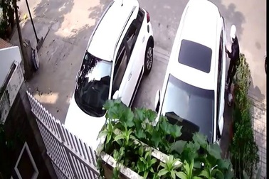 Tên trộm bẻ gương xe nhanh như chớp
